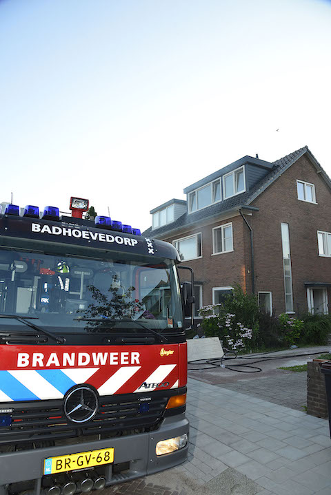 2019/141/20190702-21u20 GB 003 Brand wonen Leeuwerikstraat.jpg